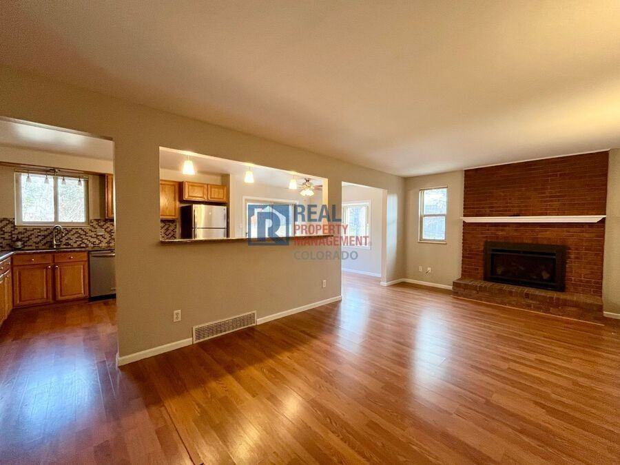 7074 S Willow St - Photo 4 of 19