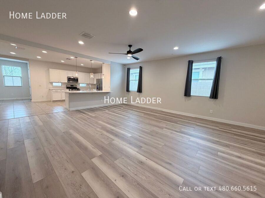 2881 E 27th Ave - Photo 4 of 24