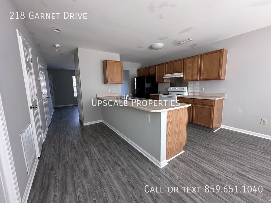 218 Garnet Dr - Photo 4 of 11