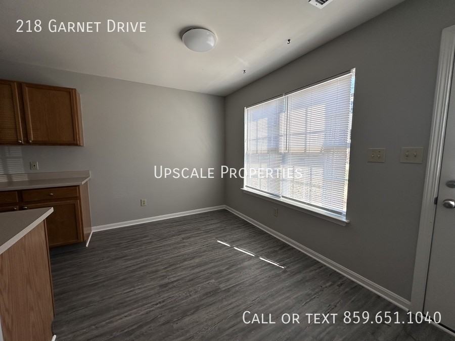 218 Garnet Dr - Photo 5 of 11