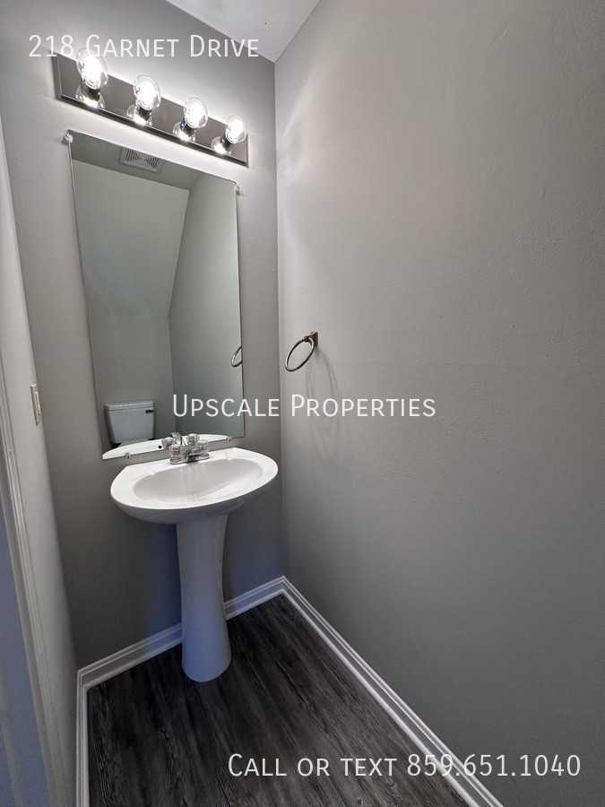 218 Garnet Dr - Photo 7 of 11