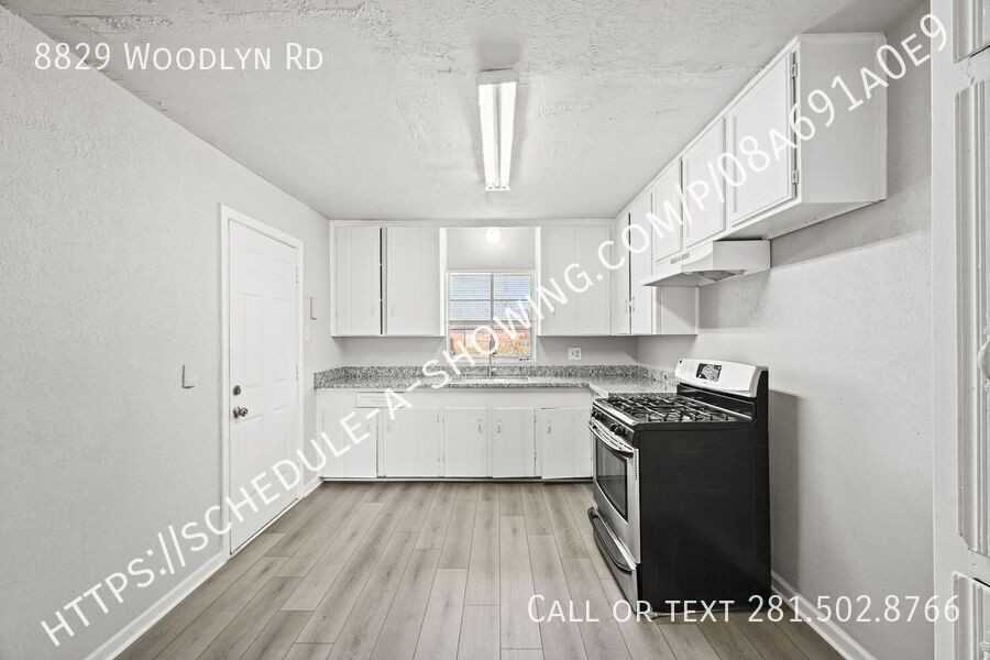 8829 Woodlyn Rd - Photo 6 of 16