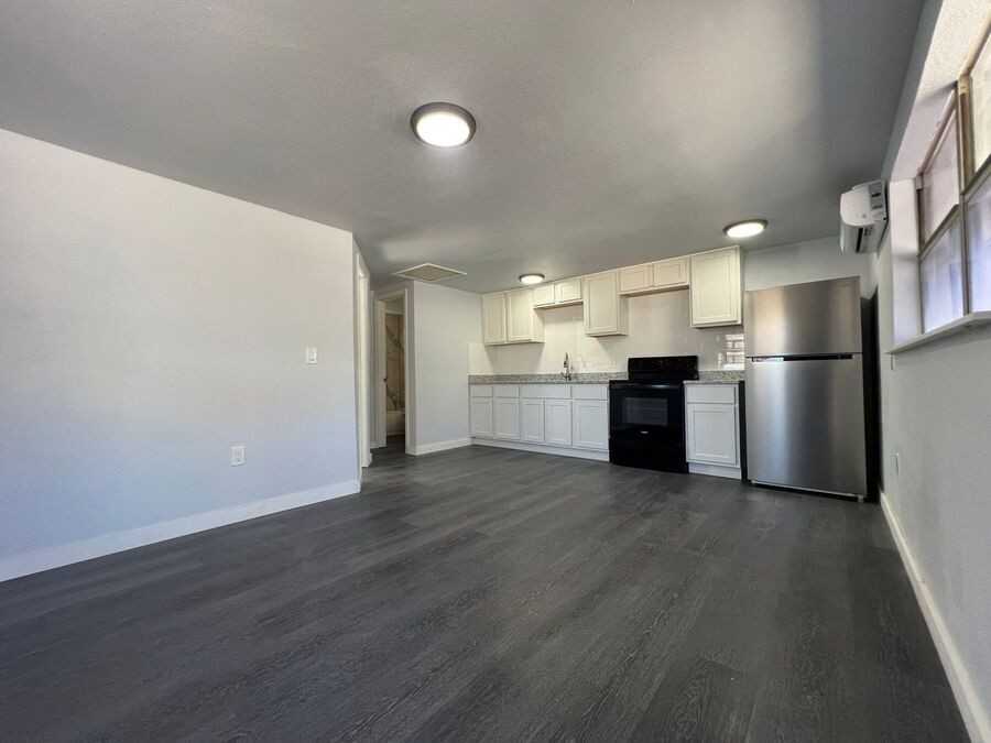 9318 Grandfield Rd #B - Photo 2 of 4