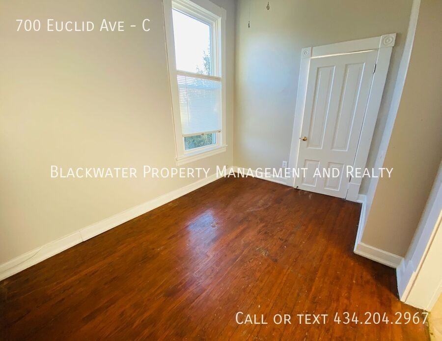 700 Euclid Ave #C - Photo 3 of 5