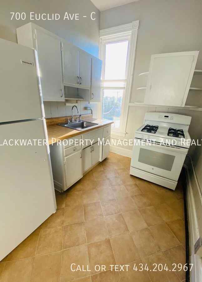 700 Euclid Ave #C - Photo 4 of 5