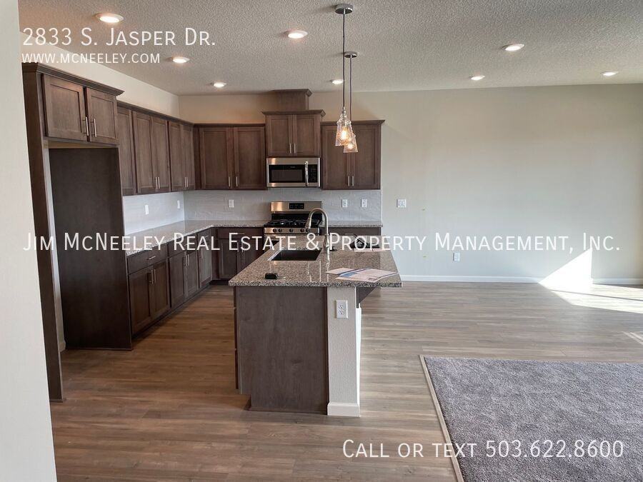 2833 S Jasper Dr - Photo 5 of 29