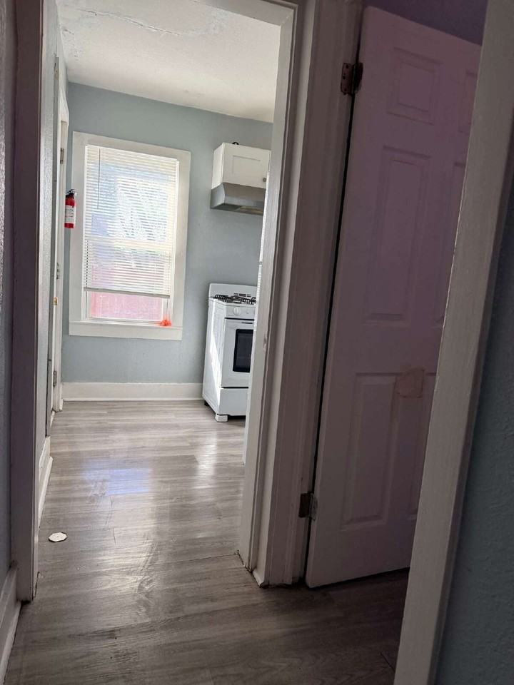 914 Clower #2 - Photo 4 of 11