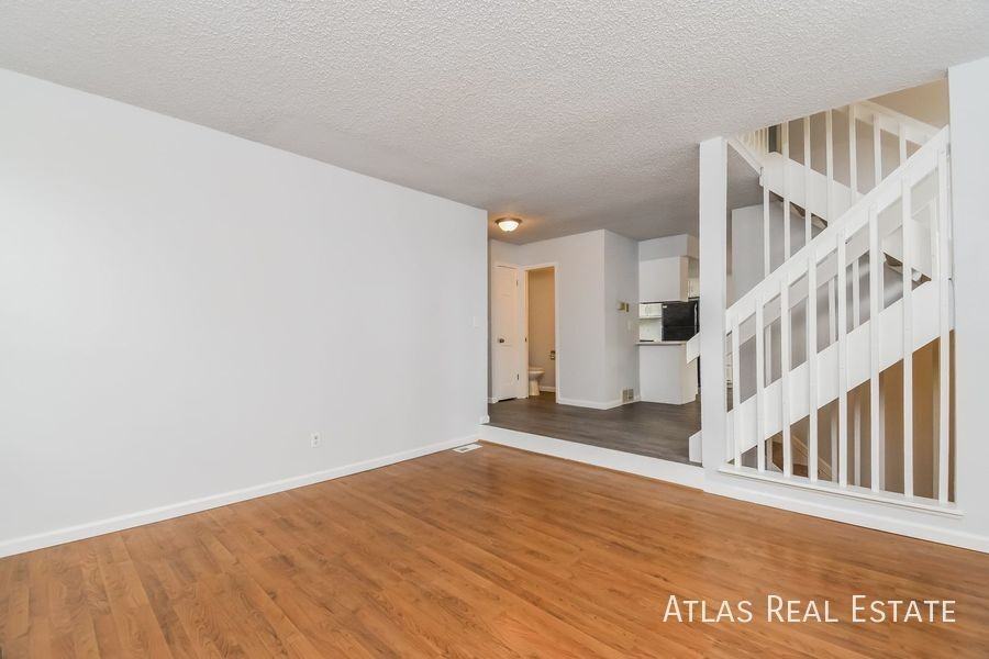 8560 Ilex Dr - Photo 3 of 20