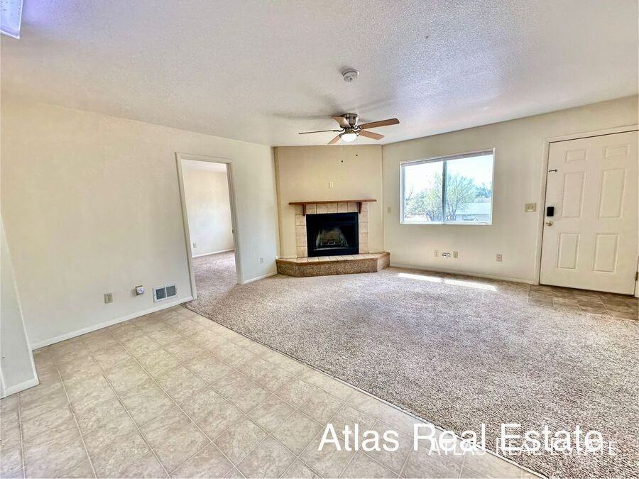 1940 W Yampa St #B - Photo 4 of 27