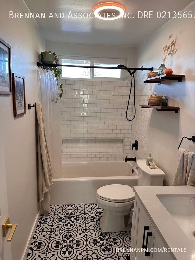 2861 B St #5 - Photo 2 of 39