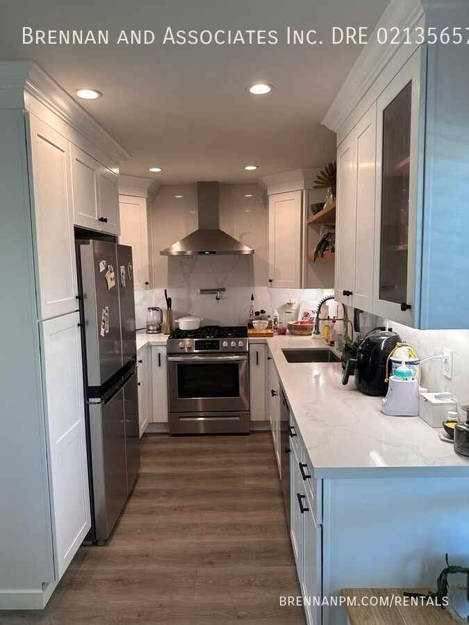 2861 B St #5 - Photo 4 of 39