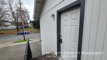featured image of 704 Ne 8th St #H