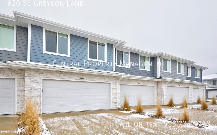 620 Se Greyson Ln - Photo 2 of 24