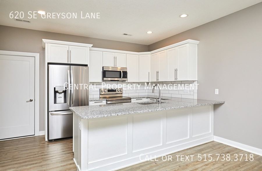 620 Se Greyson Ln - Photo 6 of 24