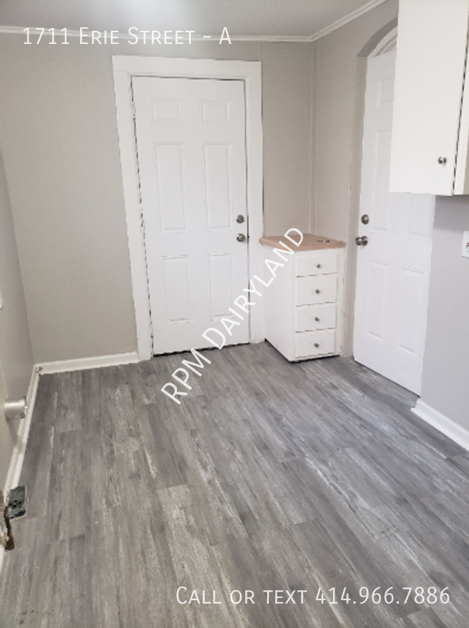 1711 Erie St #A - Photo 6 of 9