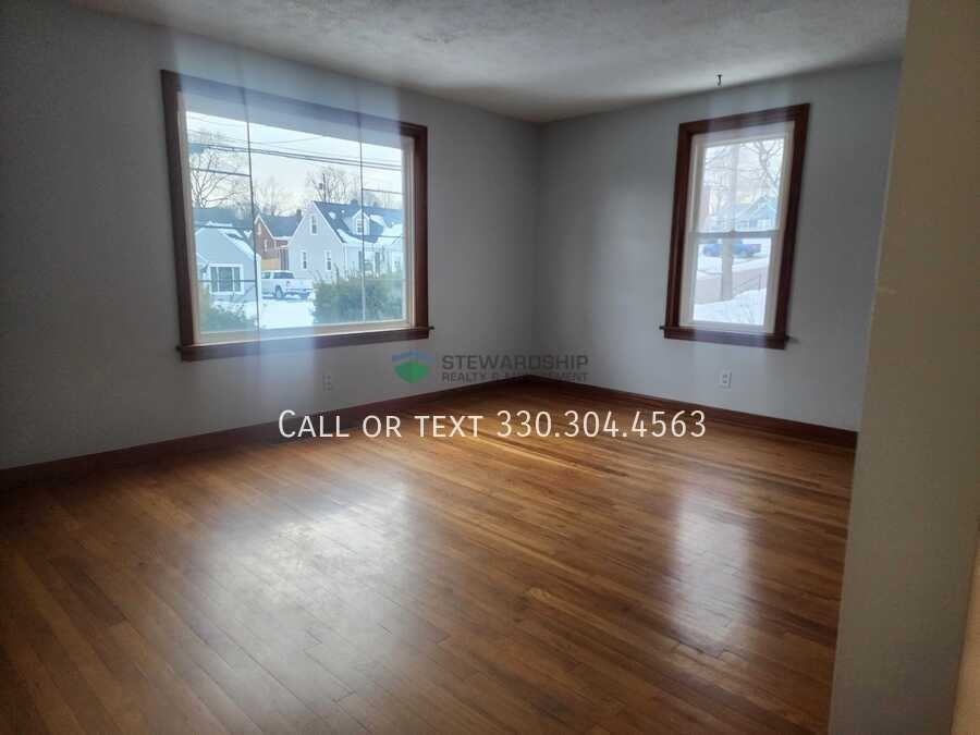 1327 25th St Ne - Photo 3 of 30