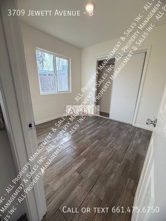 3709 Jewett Ave #B - Photo 4 of 7