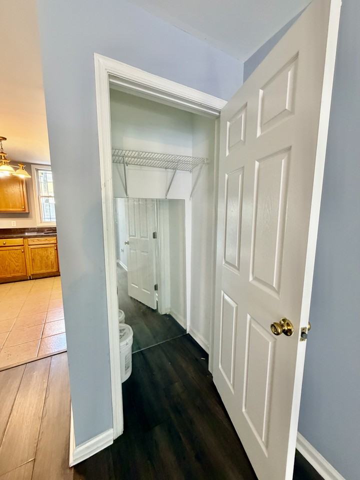 2035 Watkins St - Photo 5 of 21