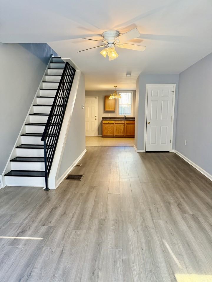 2035 Watkins St - Photo 6 of 21