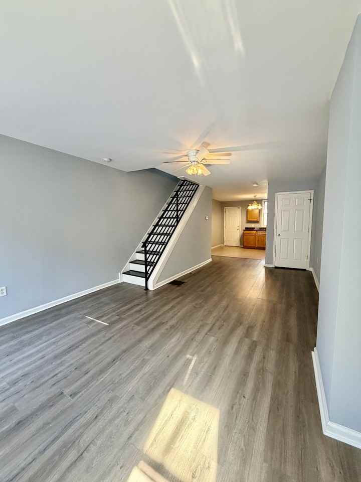 2035 Watkins St - Photo 7 of 21