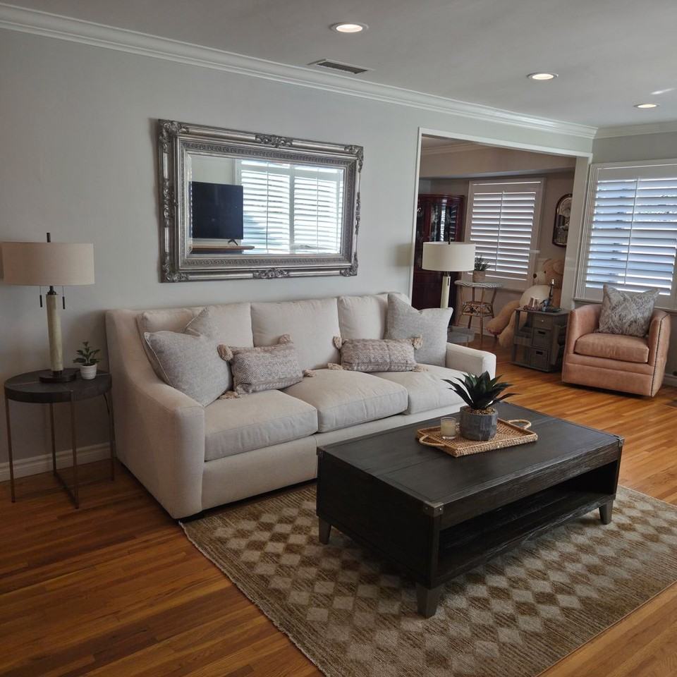 1121 N Cambridge Ave - Photo 3 of 18