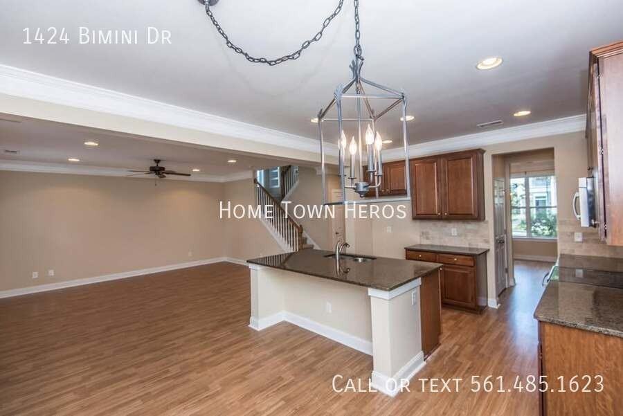 1424 Bimini Dr - Photo 6 of 17