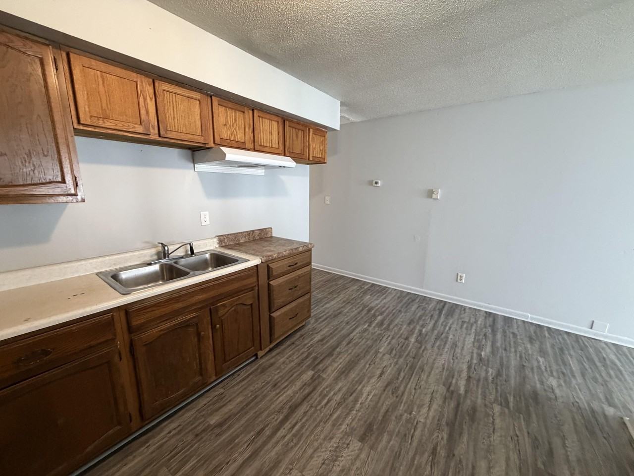 1212 James St - Photo 3 of 11