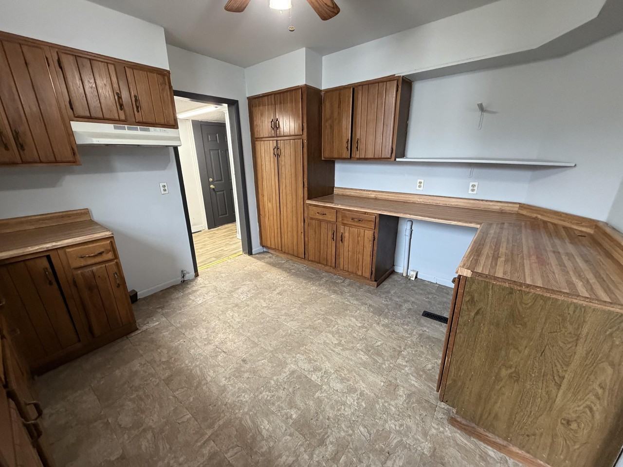 730 Douglas Ave - Photo 3 of 23