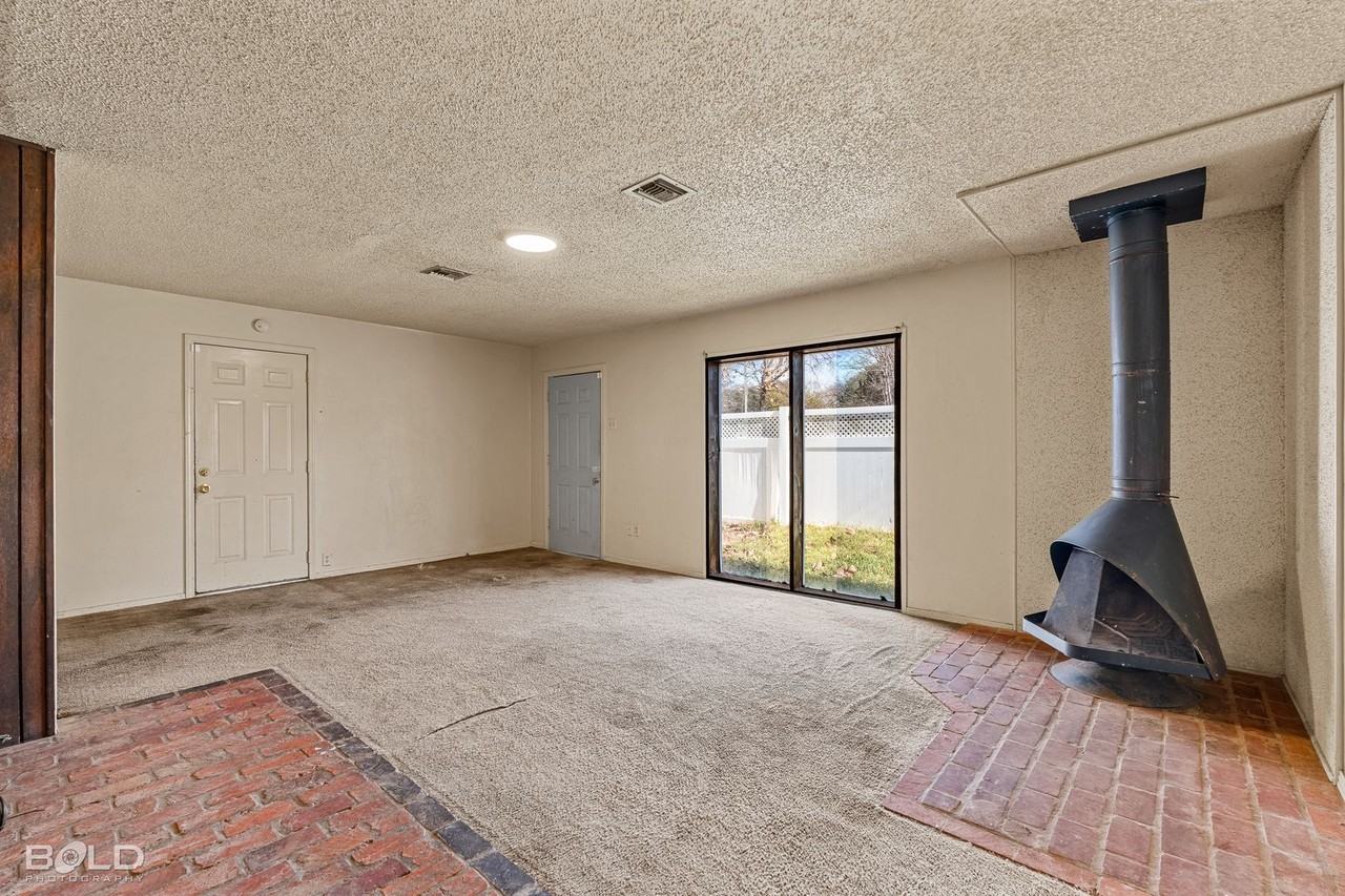 6524 Canal Blvd - Photo 6 of 34