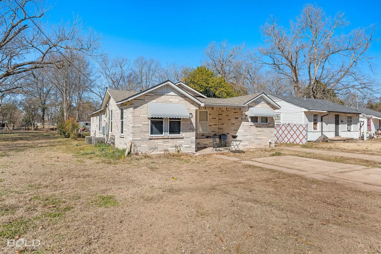 1129B Boone St - Photo 2 of 26