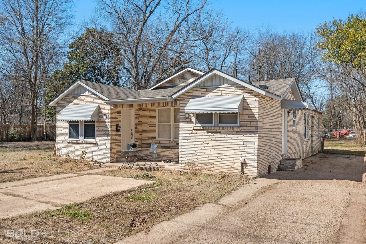 1129B Boone St - Photo 6 of 26