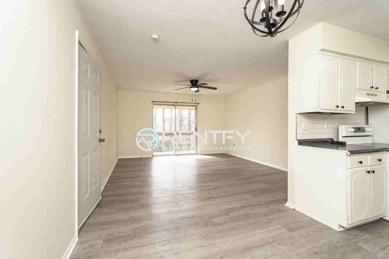 2270 Sunderland Rd #7A - Photo 2 of 10