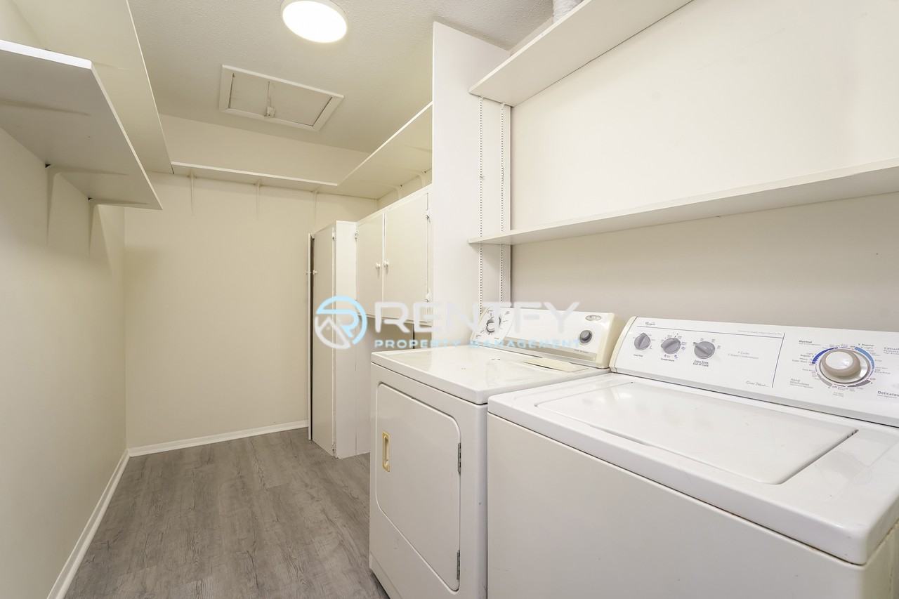 2270 Sunderland Rd #7A - Photo 4 of 10