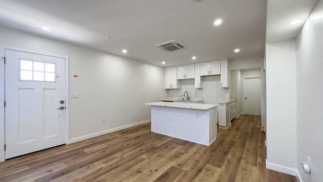 126 E 3rd St - Photo 3 of 21