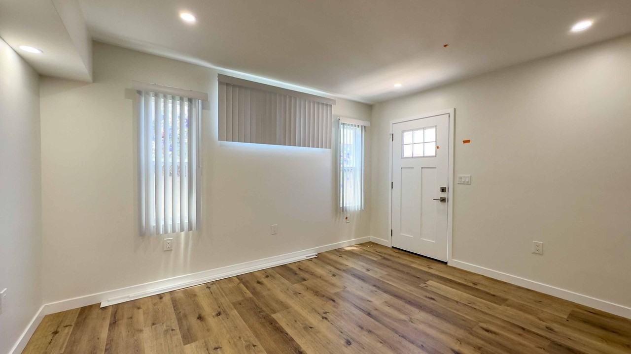 126 E 3rd St - Photo 4 of 21