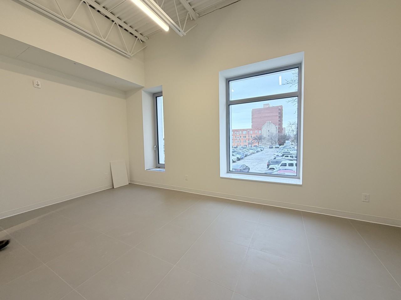 1106 Ouellette Ave #201 - Photo 5 of 9