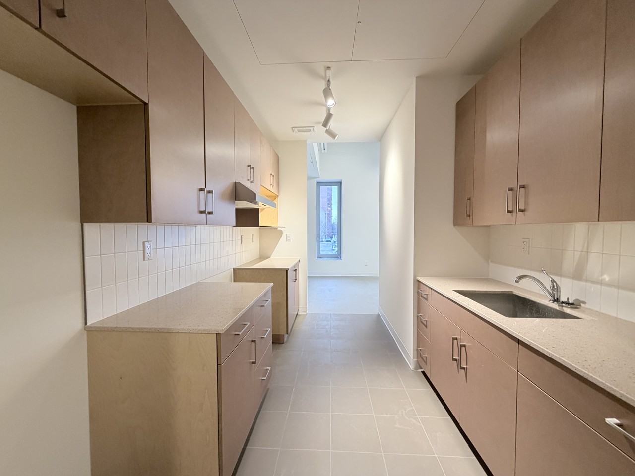 1106 Ouellette Ave #201 - Photo 6 of 9