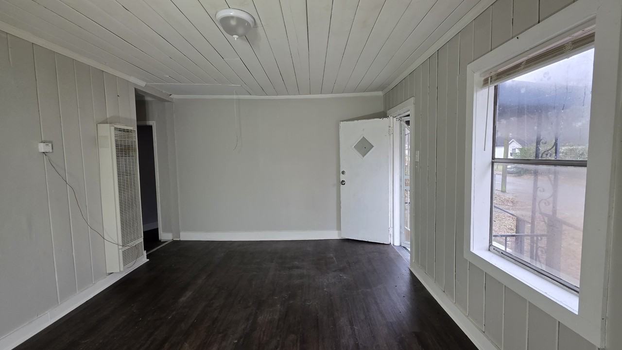 3120 Sunrise St - Photo 7 of 11