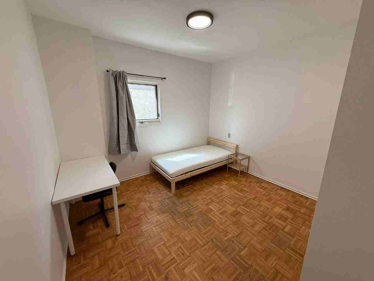 38 Crown St - Photo 6 of 17