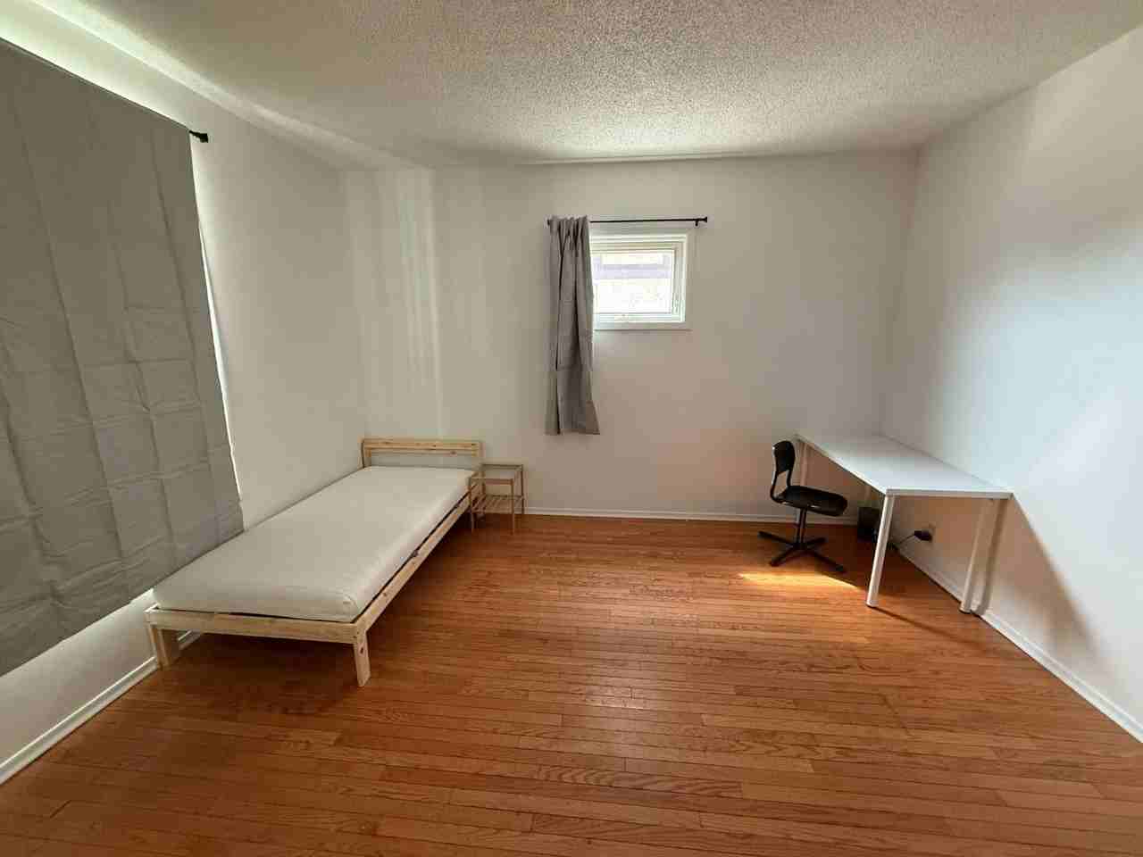 38 Crown St - Photo 7 of 17