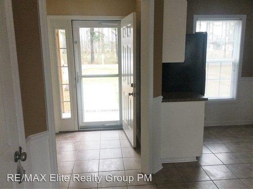 604 Maple Ave - Photo 3 of 17