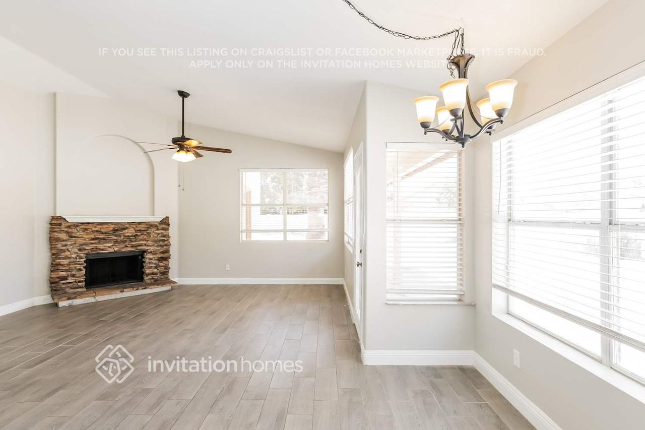 19536 N 51st Dr - Photo 4 of 16