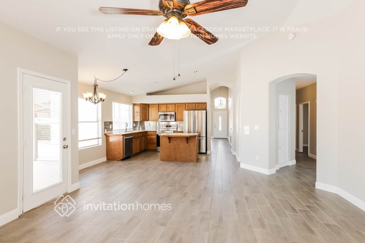 19536 N 51st Dr - Photo 5 of 16