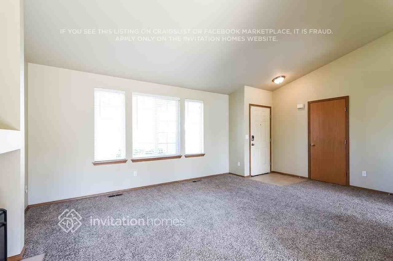 2404 159th Street Ct E - Photo 2 of 18