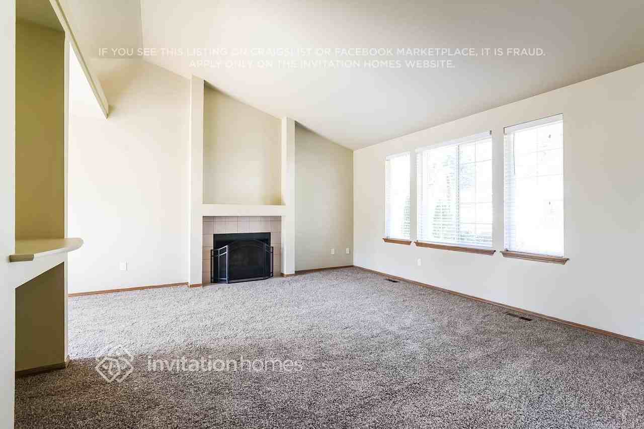 2404 159th Street Ct E - Photo 3 of 18