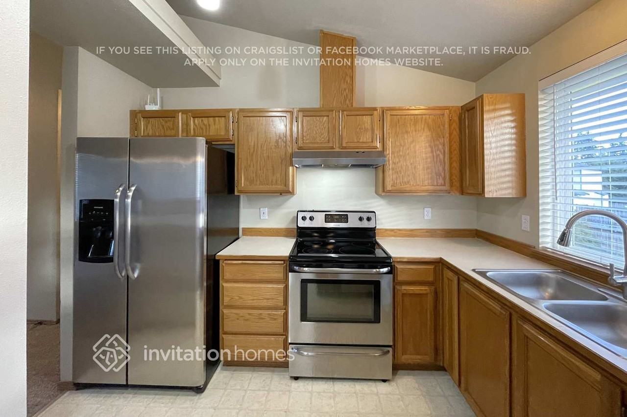 2404 159th Street Ct E - Photo 6 of 18