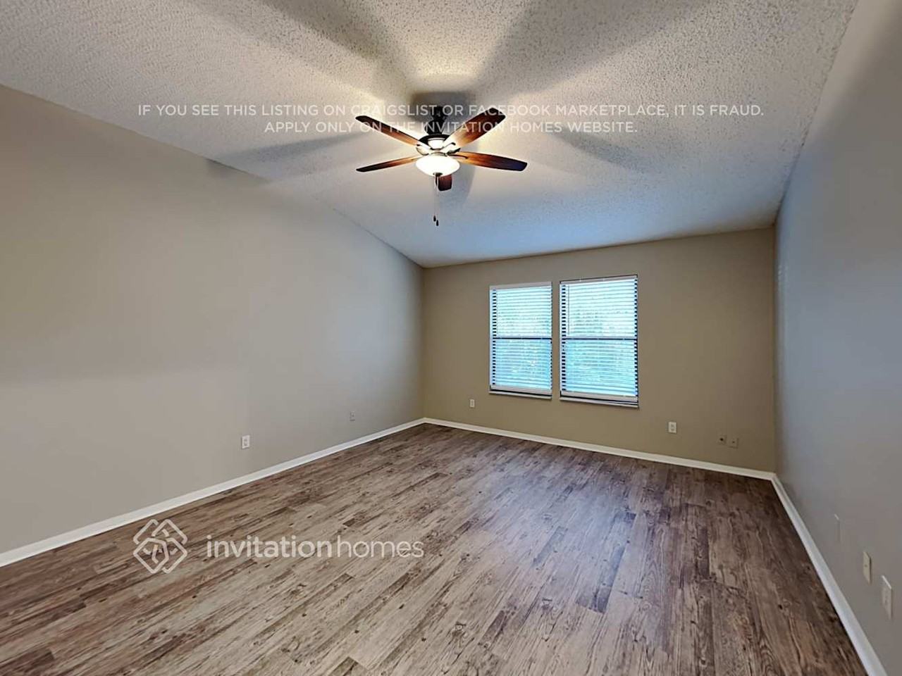 11252 Stoney Point Ln W - Photo 5 of 12