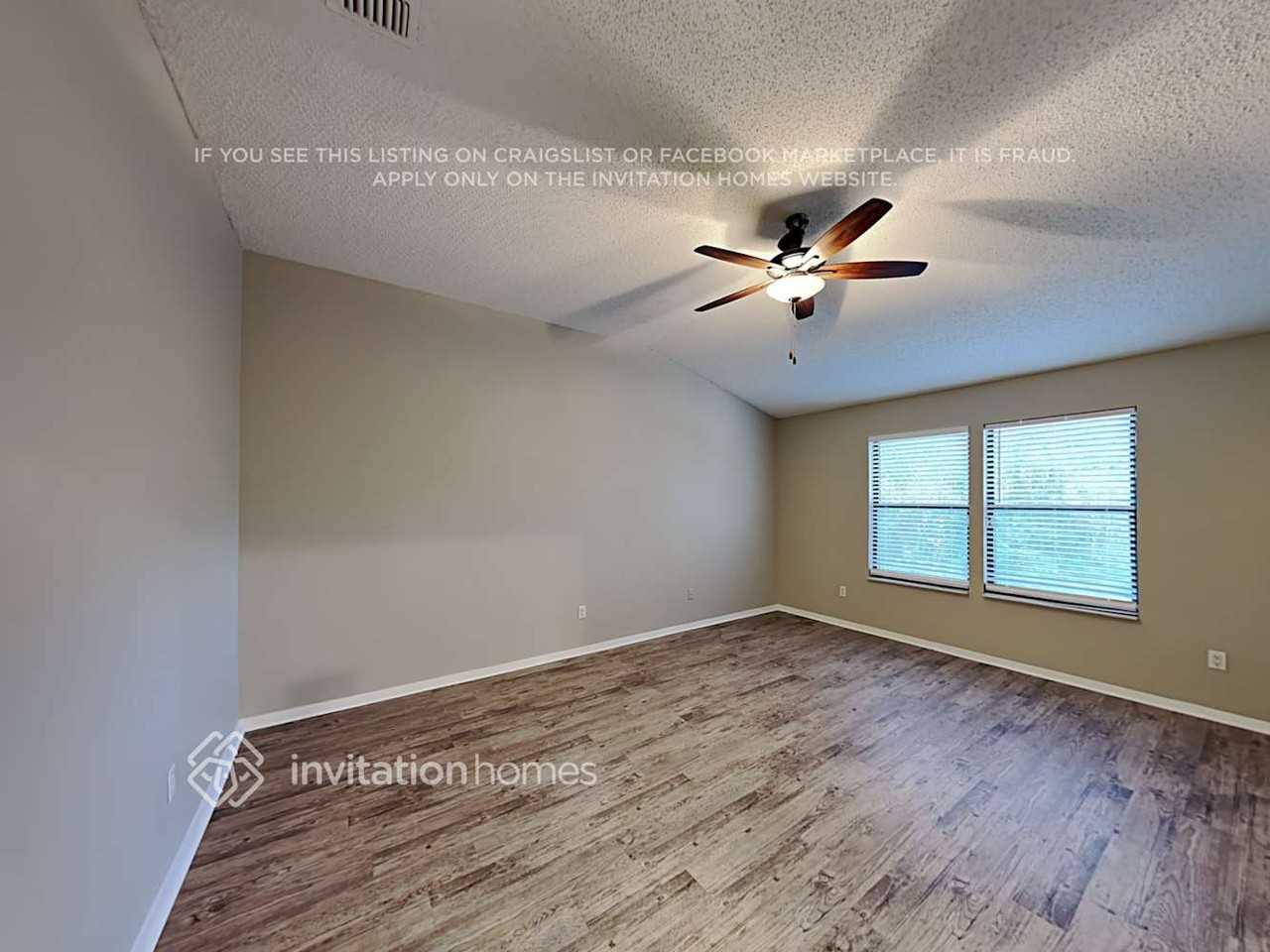 11252 Stoney Point Ln W - Photo 6 of 12