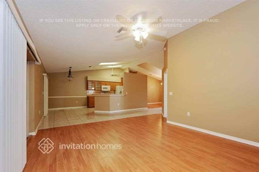 5430 Los Palos Dr - Photo 4 of 21