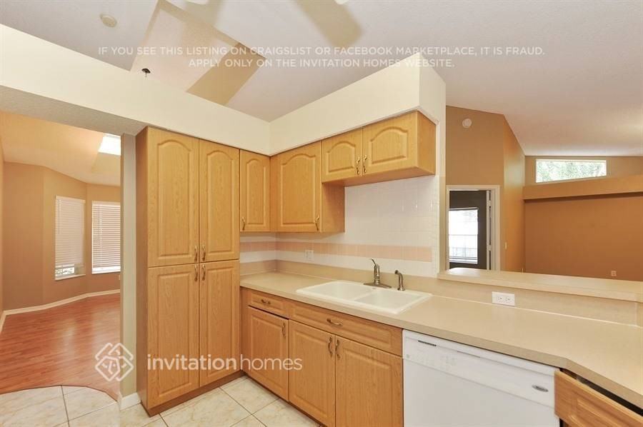 5430 Los Palos Dr - Photo 7 of 21